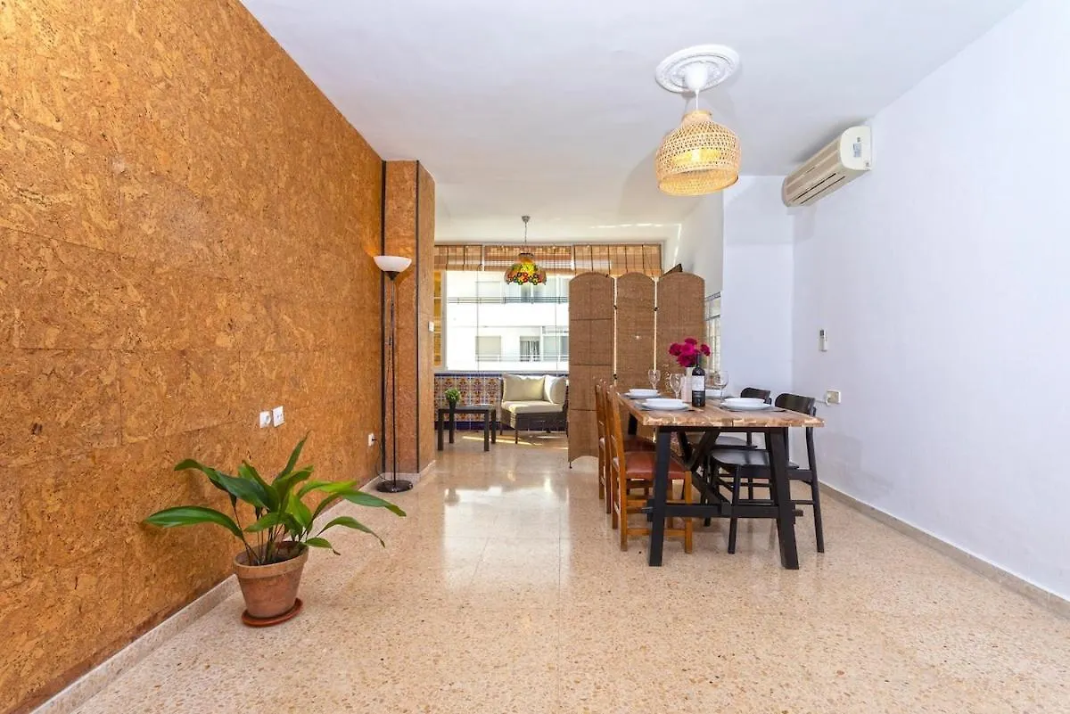 -Malagasunapts- West Beach Malaga Seafood & Relax
